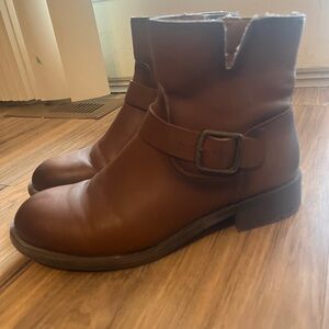 FRYE AND CO. Ankle Boots